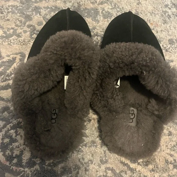 Ladies Black UGG scuffette ll slippers size 7 - Picture 3 of 4